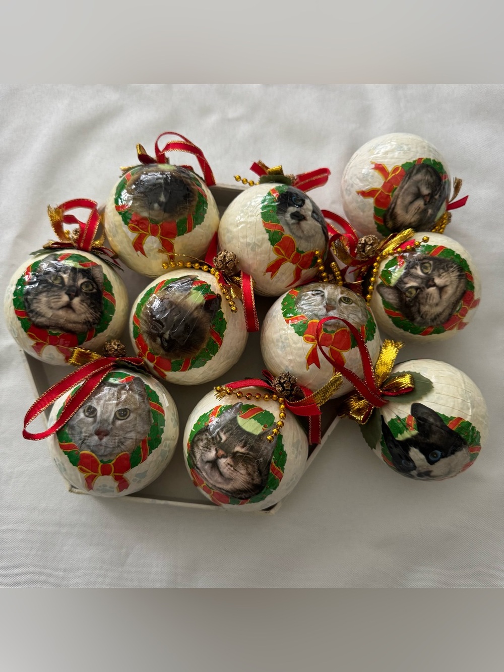 Vintage Christmas Ornaments Cats Hexagon Box 2001 Set Of 10 Shibumi Trading Ltd.